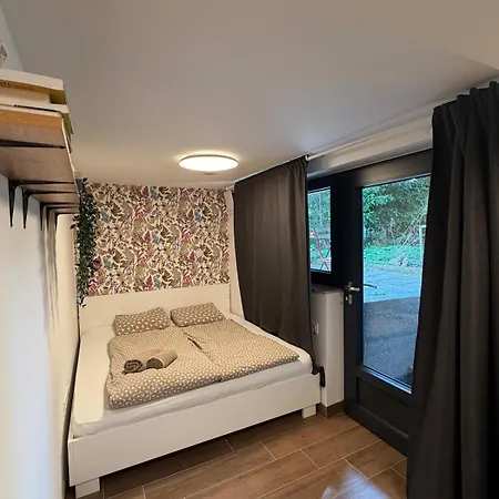 דירה Blossoming Hidden Nest With Garden